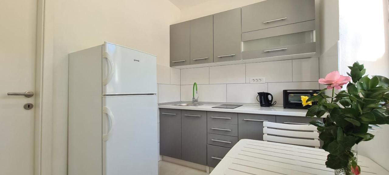 Apartments Ana I Ante Milna  Dış mekan fotoğraf